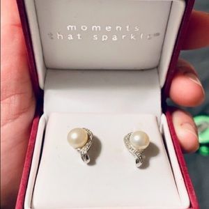 10K White gold pearl and diamond earrings